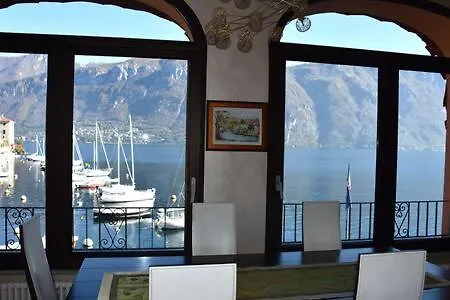 Bellagio Lakeside Apartment 0*,