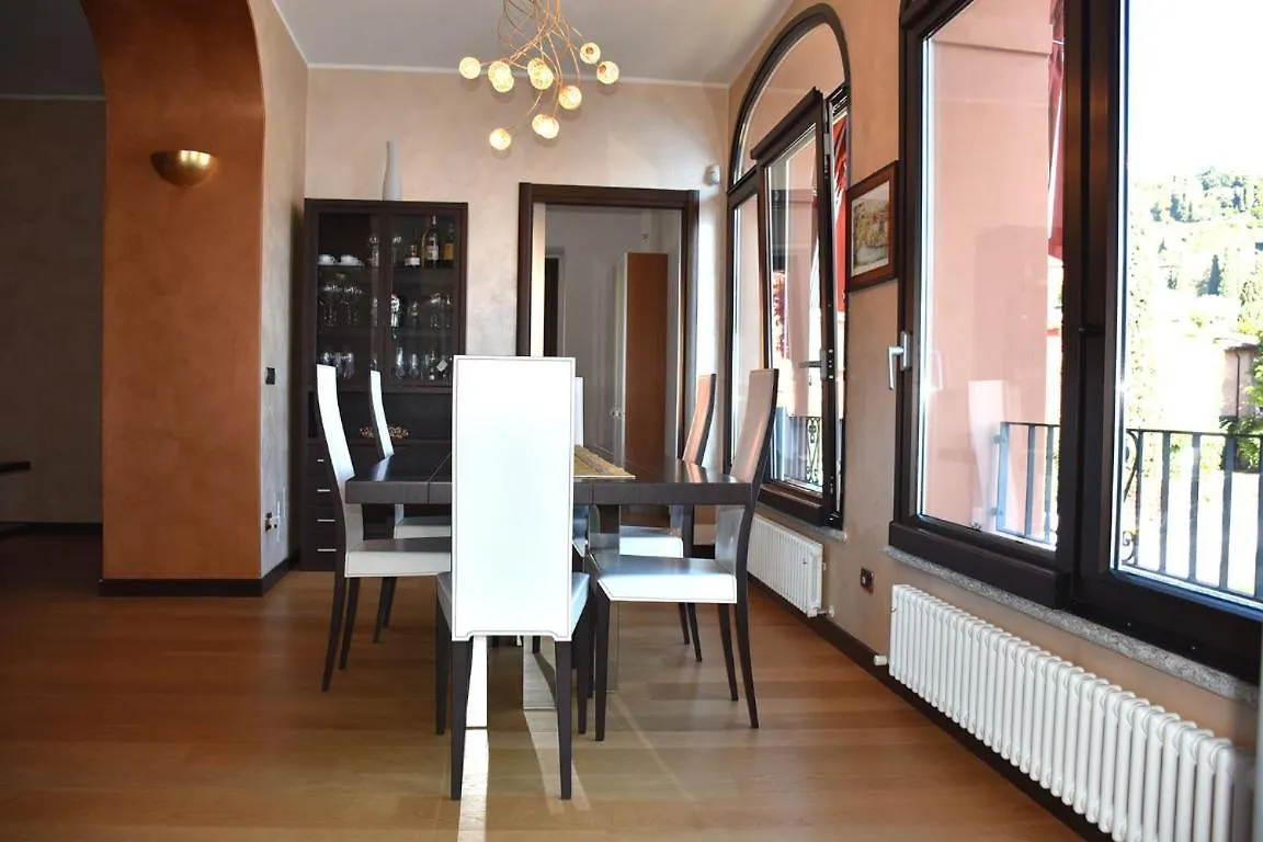 Bellagio Lakeside Apartment