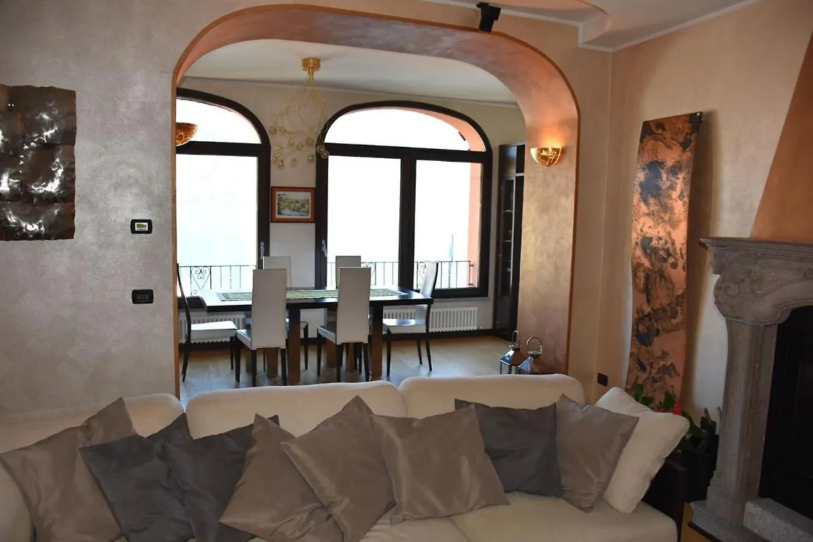 Bellagio Lakeside Apartment