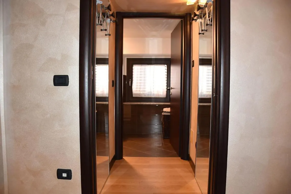 Bellagio Lakeside Apartment